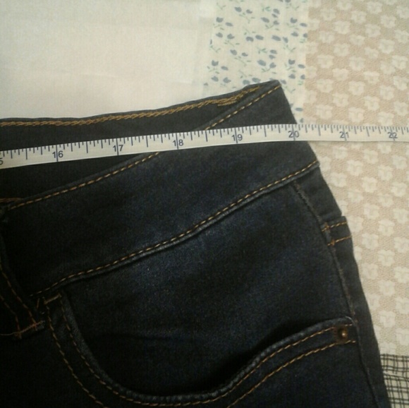 Capris - Picture 6 of 8